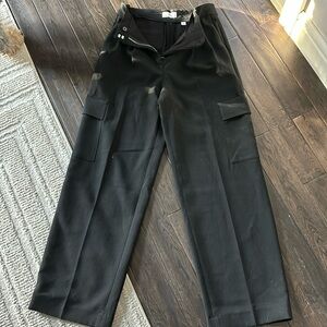 Babaton Cargo Pant , size 4 , excellent condition. Worn 1 time